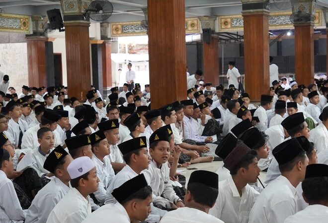 Perjalanan Kerelaan Orang Tua Memondokkan Anak