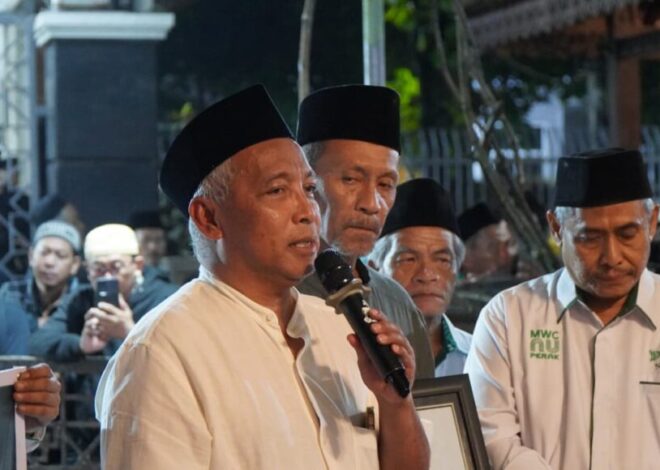 Terima Ikrar Wakaf MWCNU Perak, Gus Fahmi: Ini Perjalanan Batin Khidmah kepada Muassis