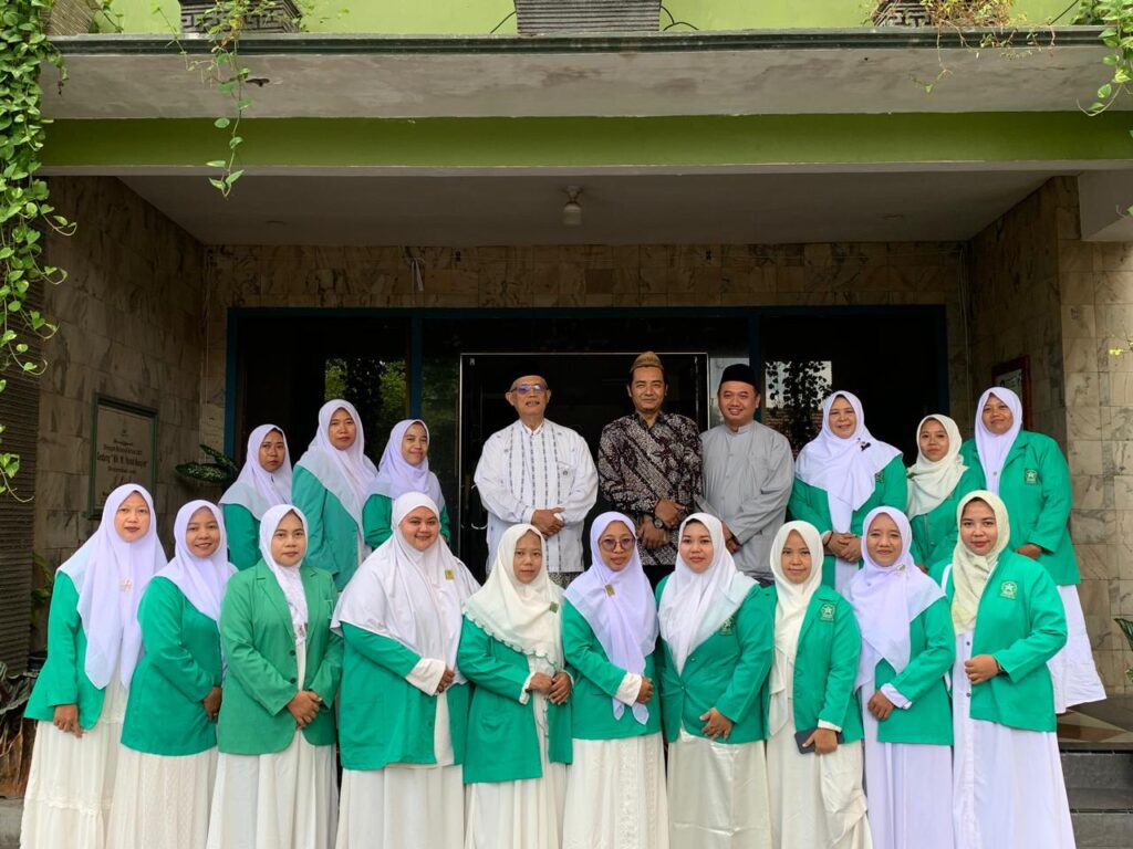 Terima Kunjungan Fatayat Bangil, Mudir Tebuireng Paparkan Kesetaraan Gender dalam Tradisi Pesantren