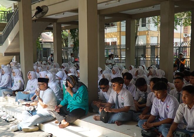Mengenal Gus Dur Lebih Dekat, Ratusan Siswa MAN 2 Banyumas Ziarah ke Tebuireng