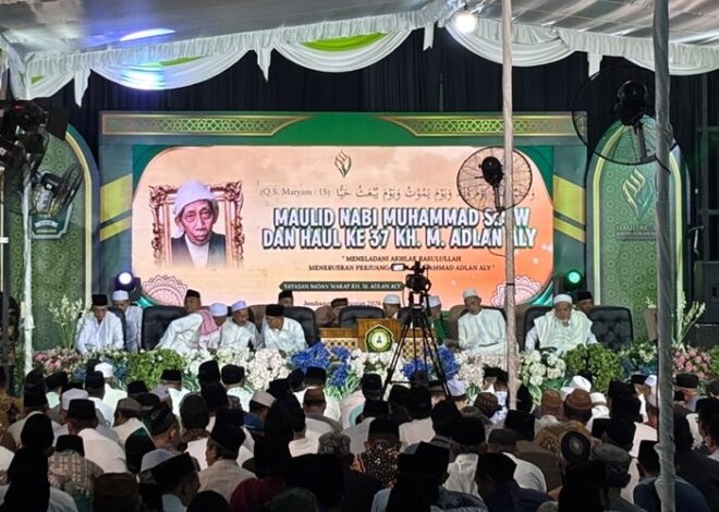 Pesantren Walisongo Cukir Gelar Maulid Nabi dan Haul ke-37 KH. Adlan Aly